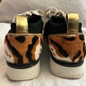 Louise et Cie Women’s sneakers.  Size 8.